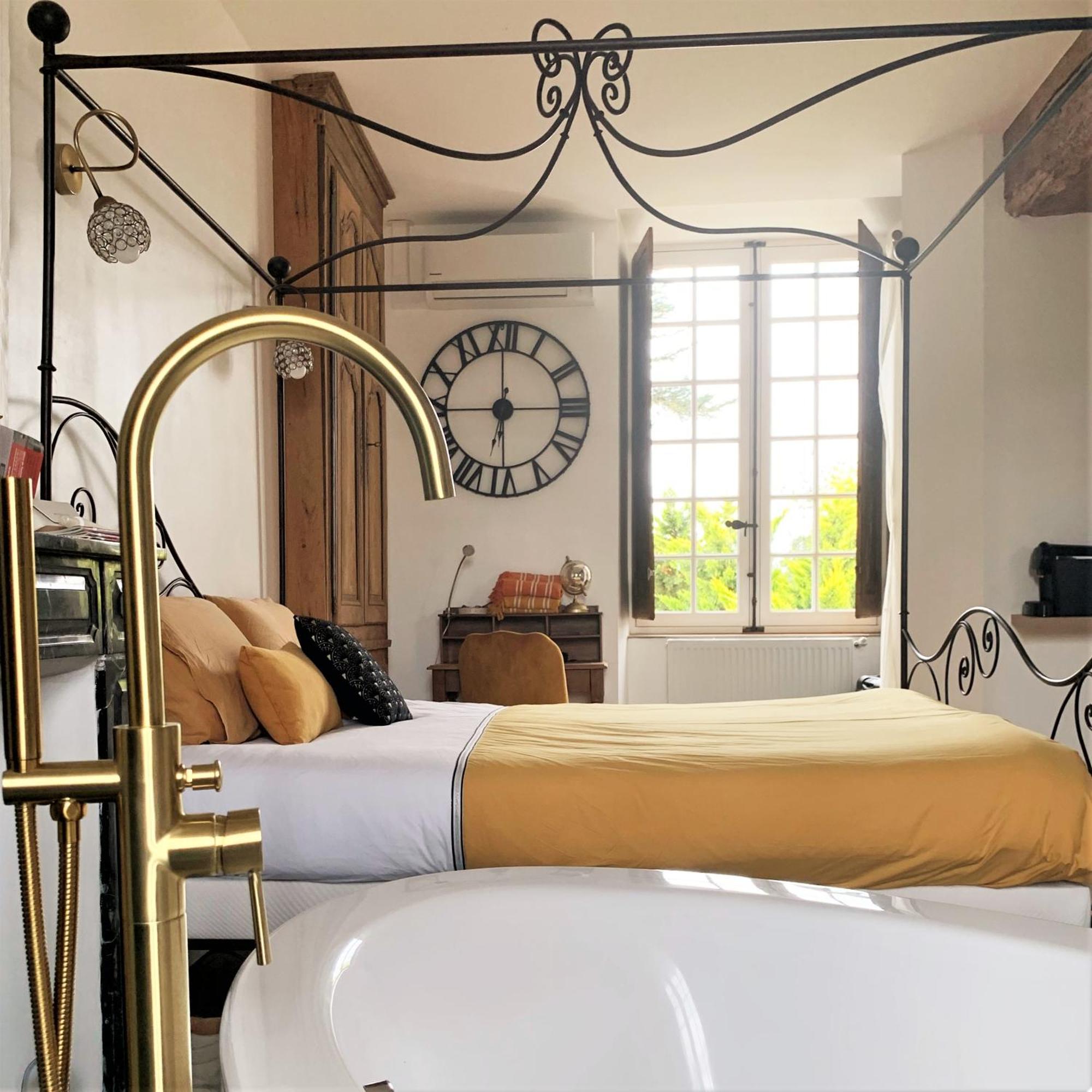 Bed and Breakfast Le Bas Chitray Ménil Esterno foto